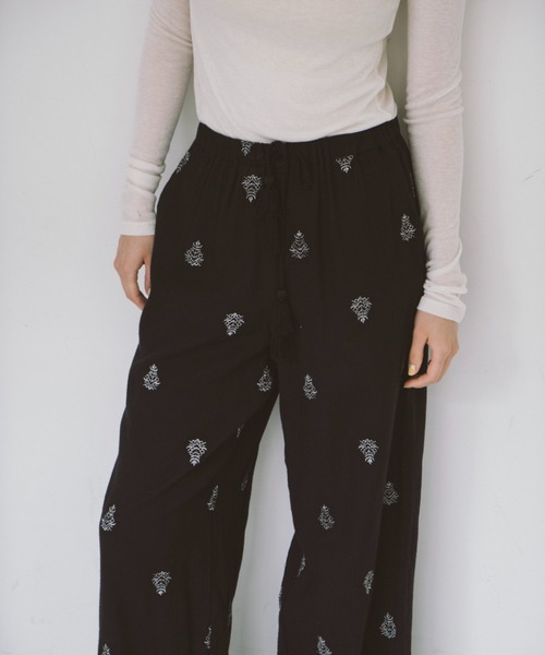THEATRE PRODUCTS（シアタープロダクツ）の「エンブロイダリーパンツ（その他パンツ・レディース・ホワイト/ピンク/ブラック・FREE）」の11枚目の写真
