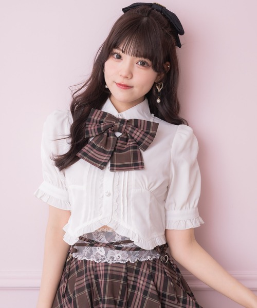 ROJITA（ロジータ）の「【セットアップ対応】シャーリングショルダーフリルヘムブラウス（シャツ/ブラウス・レディース・ブルー/ブラウン/ピンク・FREE）」の2枚目の写真