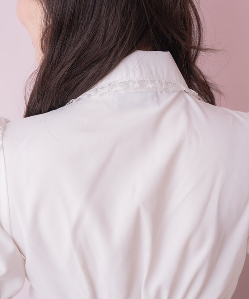ROJITA（ロジータ）の「【セットアップ対応】シャーリングショルダーフリルヘムブラウス（シャツ/ブラウス・レディース・ブルー/ブラウン/ピンク・FREE）」の14枚目の写真