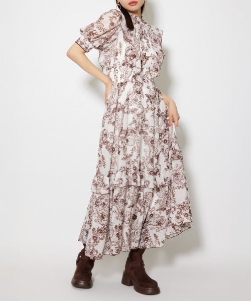 rienda(リエンダ)の「フロントロングフリルマルチパターンワンピース 秋服(ワンピース・レディース・ホワイト系その他/ブルー系その他/ブラック・FREE)」の2枚目の写真