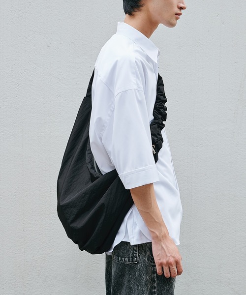 STUDIOUS(ステュディオス)の「【STUDIOUS】3WAY ROUND SHOULDER BAG/ドローコードショルダーバッグ(ショルダーバッグ・メンズ・ブラック・FREE)」の10枚目の写真