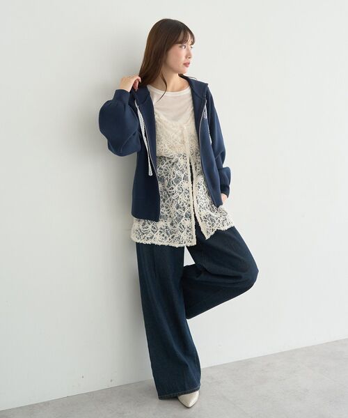 earth music&ecology（アースミュージックアンドエコロジー）の「ハイウエストデニムパンツ（デニムパンツ・レディース・ライトインディゴブルー/インディゴブルー・S/M）」の20枚目の写真