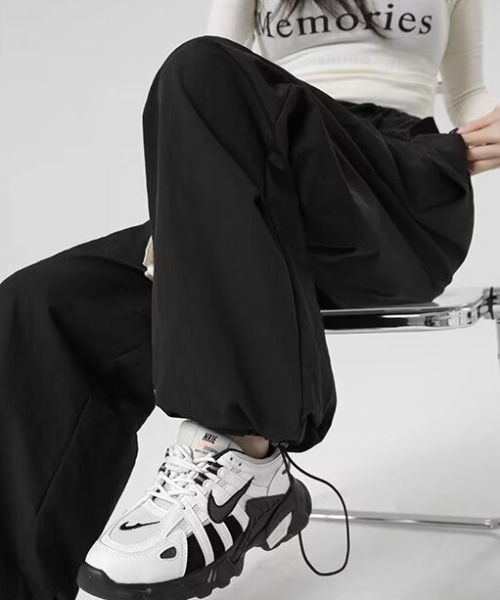 cammie（キャミー）の「裾タックデザインナイロンパンツ（その他パンツ・レディース・ダークグレー/グレー/ブラック・LARGE/MEDIUM）」の7枚目の写真