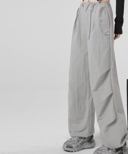 cammie（キャミー）の「裾タックデザインナイロンパンツ（その他パンツ・レディース・ダークグレー/グレー/ブラック・LARGE/MEDIUM）」の8枚目の写真