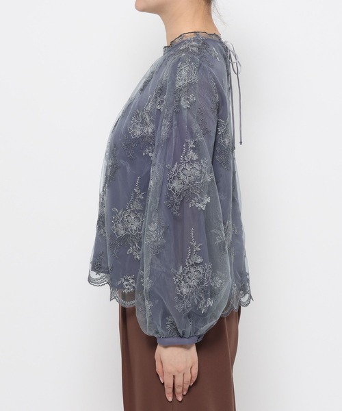 mysty woman（ミスティウーマン）の「フローラルブラウス 581501（シャツ/ブラウス・レディース・グレー/ブルー/モカ/アイボリー・FREE）」の11枚目の写真