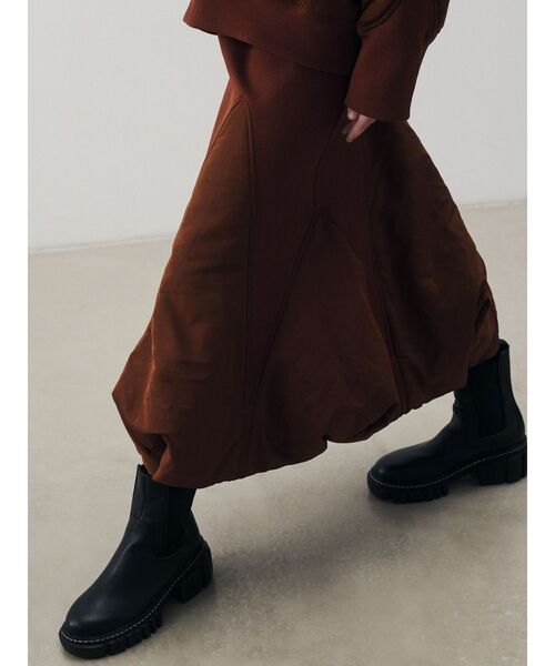 UN3D.（アンスリード）の「PADDED HEM FRONT-ZIP SK / パデッドヘムフロントジップスカート（スカート・レディース・キャメル/ブラック/カーキ・36/38）」の4枚目の写真