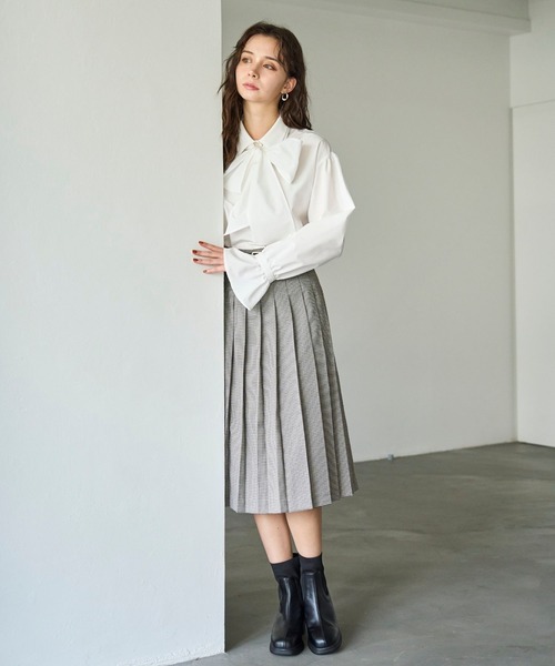 31 Sons de mode（トランテアン　ソン　ドゥ　モード）の「2025秋冬新作 ベルト付きミディプリーツスカート（スカート・レディース・ブラウン系/ブラック/ベージュ・M/S）」の2枚目の写真