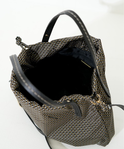 SAC'S BARJean（サックスバージーン）の「【VISONA/ヴィソナ】 HAND BAG（ハンドバッグ・レディース・ブルー/ベージュ系その他/グレイッシュベージュ/レッド/ブラック/スカイブルー・FREE）」の16枚目の写真
