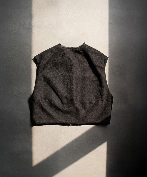 CHIGNON(シニヨン)の「(CHIGNON)TWEED SHORT VEST(ベスト・レディース・ベージュ/ブラック・ONE SIZE)」の5枚目の写真