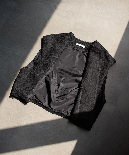 CHIGNON(シニヨン)の「(CHIGNON)TWEED SHORT VEST(ベスト・レディース・ベージュ/ブラック・ONE SIZE)」の12枚目の写真