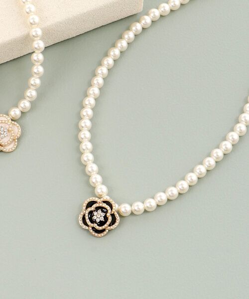 MAJESTIC LEGON（マジェスティックレゴン）の「モチーフパールネックレス（ネックレス・レディース・ブラック/アイボリー・FREE）」の6枚目の写真