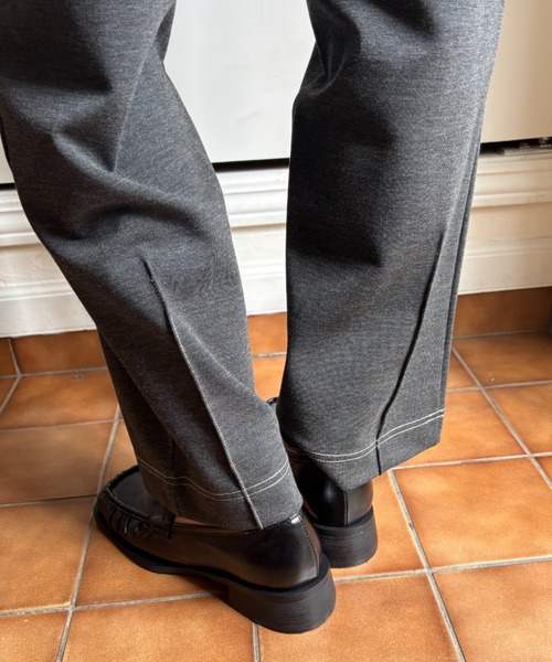 FUULLY STUDIO(フーリィーステューディオ)の「配色ステッチコクーンパンツ(スウェットパンツ・レディース・ブラウン/グレー/チャコールグレー・FREE)」の6枚目の写真