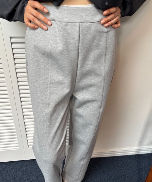 FUULLY STUDIO(フーリィーステューディオ)の「配色ステッチコクーンパンツ(スウェットパンツ・レディース・ブラウン/グレー/チャコールグレー・FREE)」の11枚目の写真