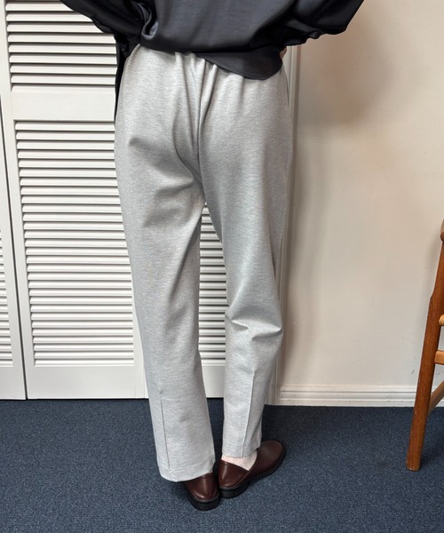 FUULLY STUDIO(フーリィーステューディオ)の「配色ステッチコクーンパンツ(スウェットパンツ・レディース・ブラウン/グレー/チャコールグレー・FREE)」の15枚目の写真