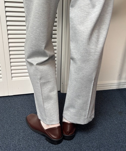 FUULLY STUDIO(フーリィーステューディオ)の「配色ステッチコクーンパンツ(スウェットパンツ・レディース・ブラウン/グレー/チャコールグレー・FREE)」の16枚目の写真
