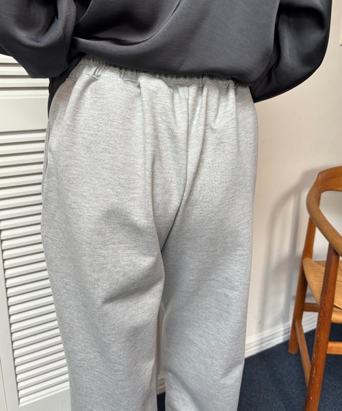 FUULLY STUDIO(フーリィーステューディオ)の「配色ステッチコクーンパンツ(スウェットパンツ・レディース・ブラウン/グレー/チャコールグレー・FREE)」の14枚目の写真