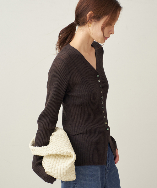 plage(プラージュ)の「RIB BUTTON カーディガン(カーディガン/ボレロ・レディース・グレー/ブラウン・FREE)」の13枚目の写真