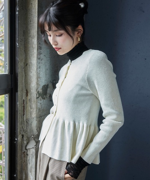 VIS(ビス)の「ペプラム切替モールニットカーディガン/イージーケア(カーディガン/ボレロ・レディース・チャコールグレー/サックスブルー/ホワイト系その他/イエロー系その他2/ダークブラウン・FREE)」の7枚目の写真