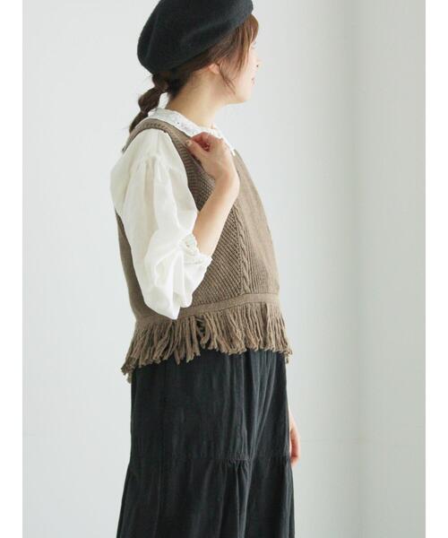 TSUHARU by Samansa Mos2（ツハルバイサマンサモスモス）の「裾フリンジ前後着ニットベスト（ベスト・レディース・ベージュ/ブラウン/ブラック・F）」の7枚目の写真