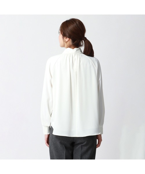 AOYAMA（アオヤマ）の「＜WEB限定＞通勤にも特別な日にも、着回し抜群！2WAYハイネックボウタイブラウス（シャツ/ブラウス・レディース・ネイビー/ホワイト・M/L）」の6枚目の写真