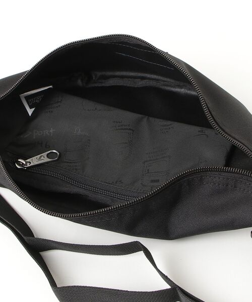JANSPORT（ジャンスポーツ）の「ジャンスポーツ  SWING WAISTPACK_スウィングウエストパック_ブラック（ボディバッグ/ウエストポーチ・レディース・その他・ONE SIZE）」の4枚目の写真