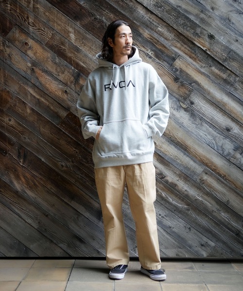 RVCA（ルーカ）の「RVCA メンズ BIG RVCA FADE HD パーカー 【2025年秋冬モデル】 @autumn/ルーカロゴプルオーバーパーカー・フーディー（パーカー・メンズ・ブラック/ヘザーグレー/チャコール/ホワイト系その他/ホワイト・SMALL/MEDIUM/LARGE/X-LARGE）」の17枚目の写真