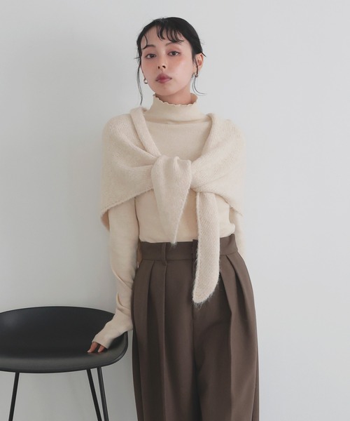 LIAN（リアン）の「トライアングルマルチニットストール（ストール/ショール・レディース・レッド/モカ/チャコールグレー/カーキ/アイボリー・FREE）」の13枚目の写真