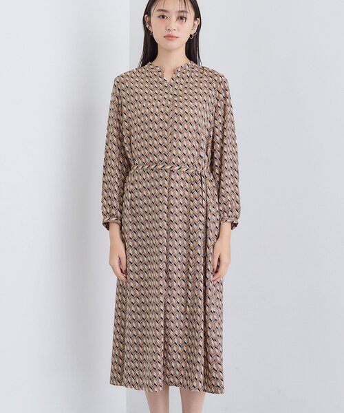 INDIVI（インディヴィ）の「【洗える／オリジナル柄】ジオメプリント フレアワンピース（ワンピース・レディース・キャメル/ブラック系・36/40/15 /13/05/38/19）」の8枚目の写真