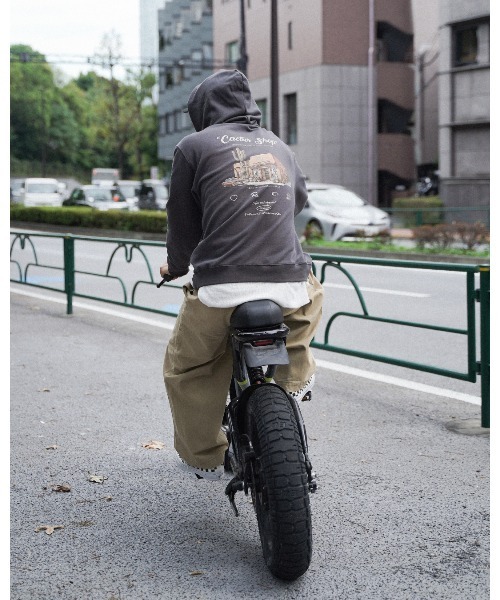 #Re:room(リルーム)の「カクタスショップバックプリントスウェットパーカー(パーカー・メンズ・オフホワイト/ライトブラック・M-L/S-M)」の20枚目の写真