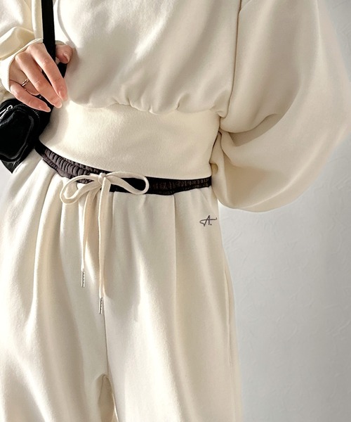 classicalelf（クラシカルエルフ）の「《AYA×クラシカルエルフコラボ》トップスと合わせて空港コーデ完成♪履くだけで“美脚バランス”！配色ウエストで差がつく、裏毛スウェットカーブパンツ（セットアップ可）（スウェットパンツ・レディース・アイボリー/チャコール/ブラウン・X-LARGE/SMALL/MEDIUM/LARGE）」の18枚目の写真