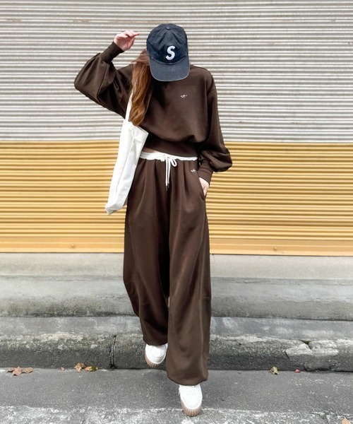 classicalelf（クラシカルエルフ）の「《AYA×クラシカルエルフコラボ》トップスと合わせて空港コーデ完成♪履くだけで“美脚バランス”！配色ウエストで差がつく、裏毛スウェットカーブパンツ（セットアップ可）（スウェットパンツ・レディース・アイボリー/チャコール/ブラウン・X-LARGE/SMALL/MEDIUM/LARGE）」の11枚目の写真