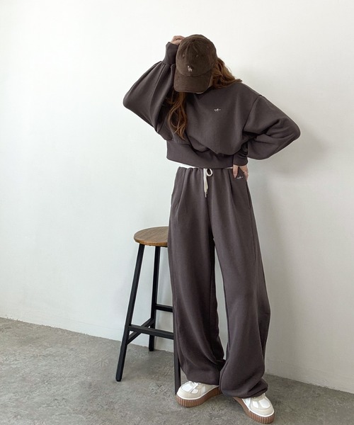 classicalelf（クラシカルエルフ）の「《AYA×クラシカルエルフコラボ》トップスと合わせて空港コーデ完成♪履くだけで“美脚バランス”！配色ウエストで差がつく、裏毛スウェットカーブパンツ（セットアップ可）（スウェットパンツ・レディース・アイボリー/チャコール/ブラウン・X-LARGE/SMALL/MEDIUM/LARGE）」の8枚目の写真