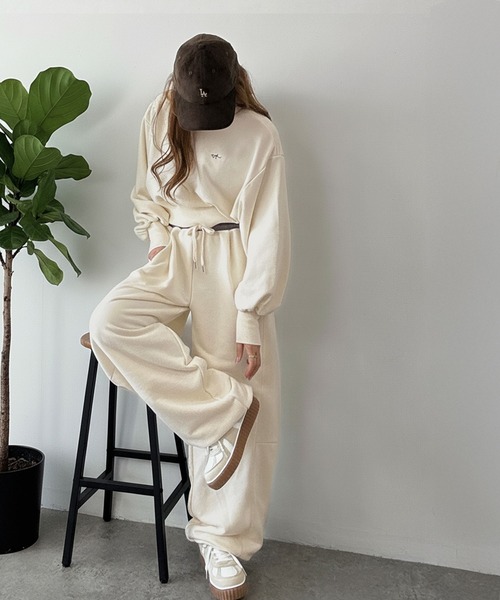 classicalelf（クラシカルエルフ）の「《AYA×クラシカルエルフコラボ》トップスと合わせて空港コーデ完成♪履くだけで“美脚バランス”！配色ウエストで差がつく、裏毛スウェットカーブパンツ（セットアップ可）（スウェットパンツ・レディース・アイボリー/チャコール/ブラウン・X-LARGE/SMALL/MEDIUM/LARGE）」の5枚目の写真