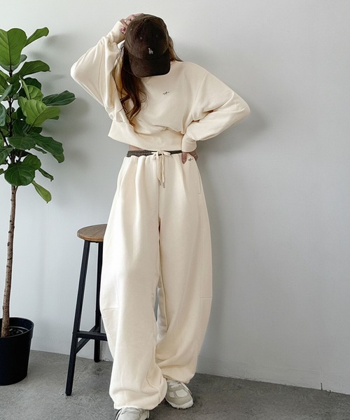 classicalelf（クラシカルエルフ）の「《AYA×クラシカルエルフコラボ》トップスと合わせて空港コーデ完成♪履くだけで“美脚バランス”！配色ウエストで差がつく、裏毛スウェットカーブパンツ（セットアップ可）（スウェットパンツ・レディース・アイボリー/チャコール/ブラウン・X-LARGE/SMALL/MEDIUM/LARGE）」の6枚目の写真