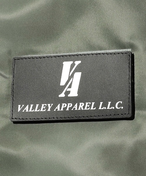Valley Apparel（バレーアパレル）の「バックエンブレムMA-1 フライトナイロンジャケット（MA-1・メンズ・ブラック/グレー系その他・MEDIUM/LARGE/X-LARGE/SMALL）」の4枚目の写真