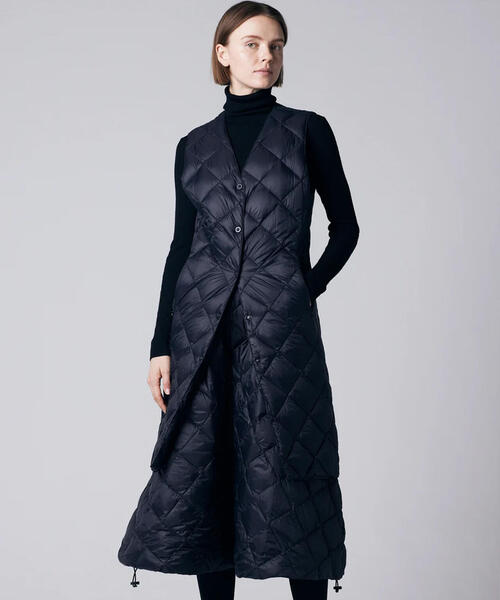 TAION(タイオン)の「TAION/タイオン/“SINGLE SNAP BUTTON" V NECK LONG DOWN GILET(ダウンベスト・レディース・オフホワイト/ブラック・S/M/L)」の10枚目の写真