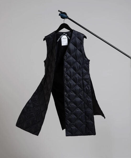 TAION(タイオン)の「TAION/タイオン/“SINGLE SNAP BUTTON" V NECK LONG DOWN GILET(ダウンベスト・レディース・オフホワイト/ブラック・S/M/L)」の12枚目の写真