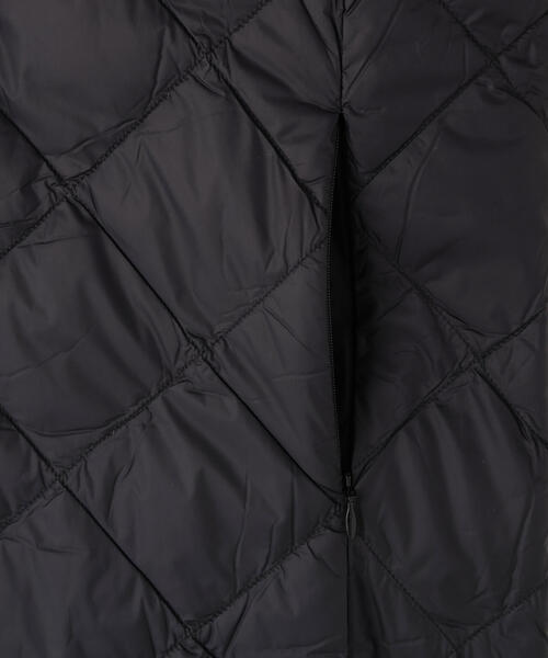 TAION(タイオン)の「TAION/タイオン/“SINGLE SNAP BUTTON" V NECK LONG DOWN GILET(ダウンベスト・レディース・オフホワイト/ブラック・S/M/L)」の17枚目の写真