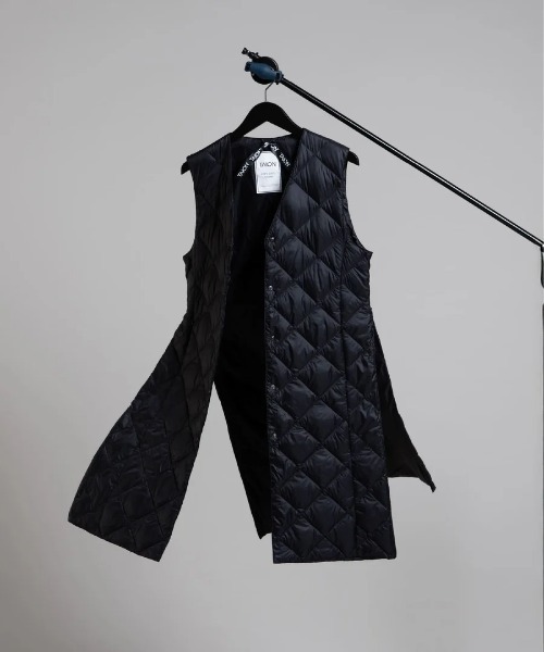 TAION(タイオン)の「TAION/タイオン/“SINGLE SNAP BUTTON" V NECK LONG DOWN GILET(ダウンベスト・レディース・オフホワイト/ブラック・S/M/L)」の1枚目の写真