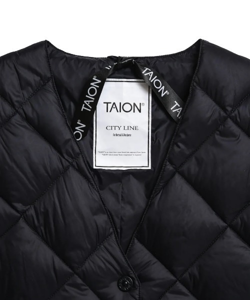 TAION(タイオン)の「TAION/タイオン/“SINGLE SNAP BUTTON" V NECK LONG DOWN GILET(ダウンベスト・レディース・オフホワイト/ブラック・S/M/L)」の5枚目の写真