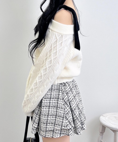 INGNI（イング）の「2Wayベロアリボンオフショルケーブルニット（ニット/セーター・レディース・チャコールグレー/アイボリー/ボルドー/ベージュ・M）」の13枚目の写真