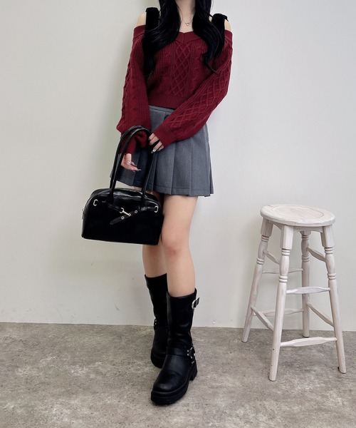 INGNI（イング）の「2Wayベロアリボンオフショルケーブルニット（ニット/セーター・レディース・チャコールグレー/アイボリー/ボルドー/ベージュ・M）」の8枚目の写真