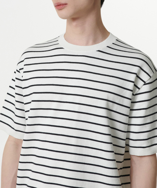 MUSINSA STANDARD（ムシンサスタンダード）の「ストライプクルーネック半袖ニット[ホワイト/ブラック]（ニット/セーター・メンズ・その他・XX-LARGE/LARGE/MEDIUM/SMALL/X-LARGE）」の4枚目の写真