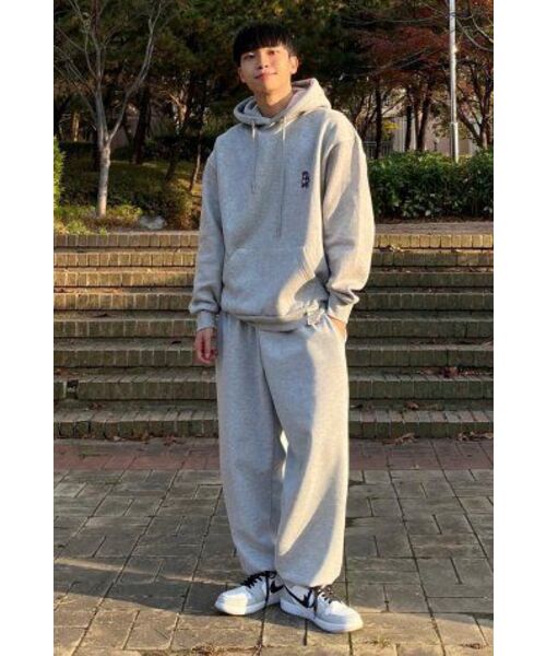 GRAVER（グレーバー）の「[UNISEX]デイジーブーケベア刺繍フードティー_グレー（パーカー・レディース・グレー・MEDIUM/LARGE/SMALL）」の2枚目の写真
