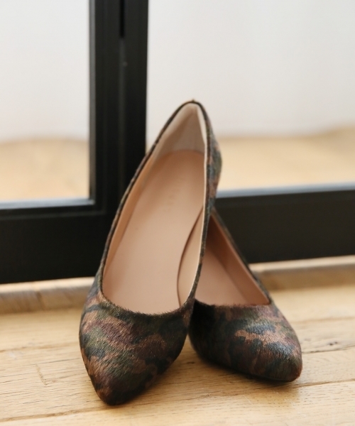 LEPSIM(レプシィム)の「チャンキーヒールパンプスSS 710788(パンプス・レディース・ブラック/グレイッシュベージュ/レッド/カモフラージュ・SMALL/LARGE/MEDIUM)」の1枚目の写真