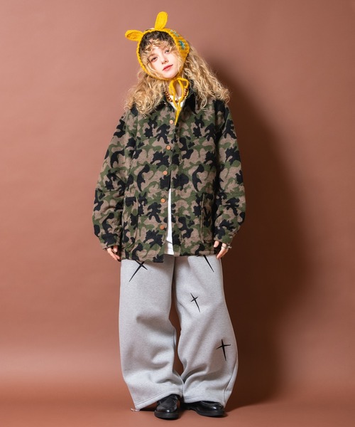 a.p.o.v.(エーピーオービー)の「a.p.o.v. カモフラショートファータッチオーバーサイズカバーオール(シャツ/ブラウス・メンズ・カーキ・ONESIZE)」の4枚目の写真