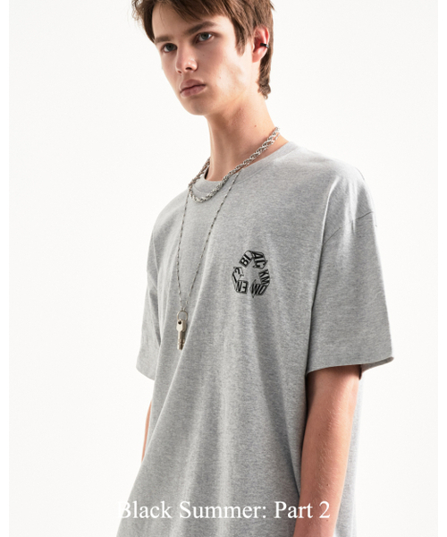 BLACK MOMENT（ブラックモーメント）の「リサイクルロゴベーシック半袖Tシャツ[メランジグレー]（Tシャツ/カットソー・メンズ・グレー・SMALL/MEDIUM/LARGE）」の2枚目の写真