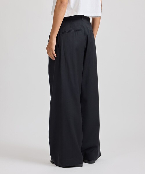 Saturdays NYC（サタデーズ ニューヨークシティ ）の「Kim Pleated Wide Leg Pants  | WOMEN（その他パンツ・レディース・ブラック・S/M/L）」の8枚目の写真