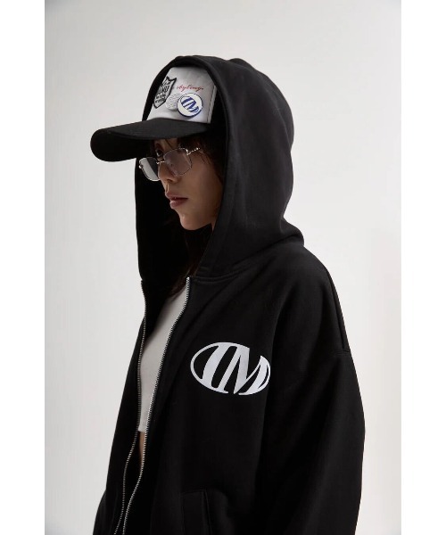 CREO STORE(クレオストア)の「【IAMU】Zip Up Hoodie スターモチーフ ジップアップパーカー(ユニセックス)(パーカー・レディース・ブラック・FREE)」の4枚目の写真