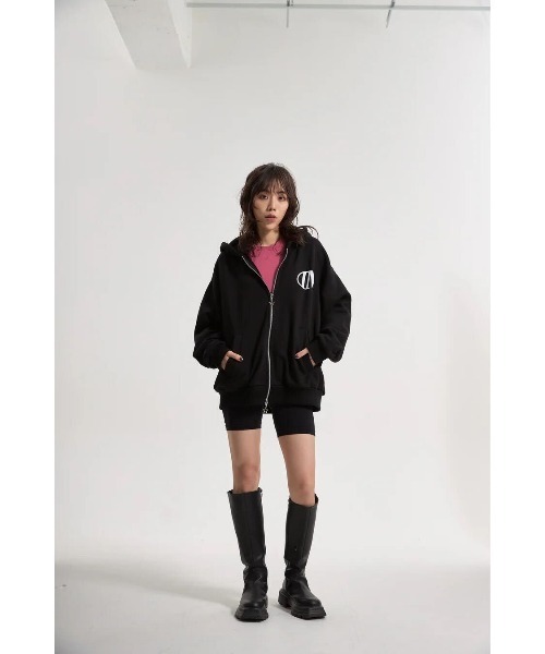 CREO STORE(クレオストア)の「【IAMU】Zip Up Hoodie スターモチーフ ジップアップパーカー(ユニセックス)(パーカー・レディース・ブラック・FREE)」の3枚目の写真